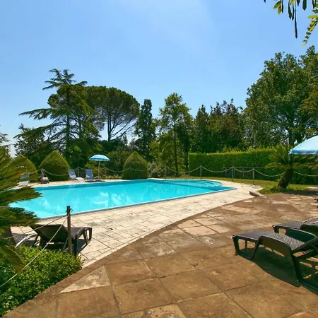 Casa vacanze Cozy Farmhouse In With Swimming Pool *