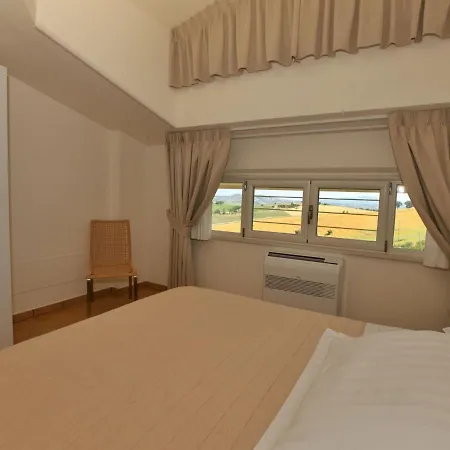 Casa vacanze Cozy Farmhouse In With Swimming Pool *