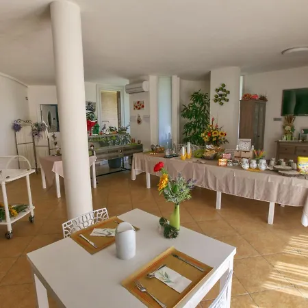 Casa vacanze Cozy Farmhouse In With Swimming Pool Montefano